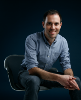 benjamin Benjamin est chirurgien pour la correction définitive de la presbytie, de la myopie, et de l'hypermetropie